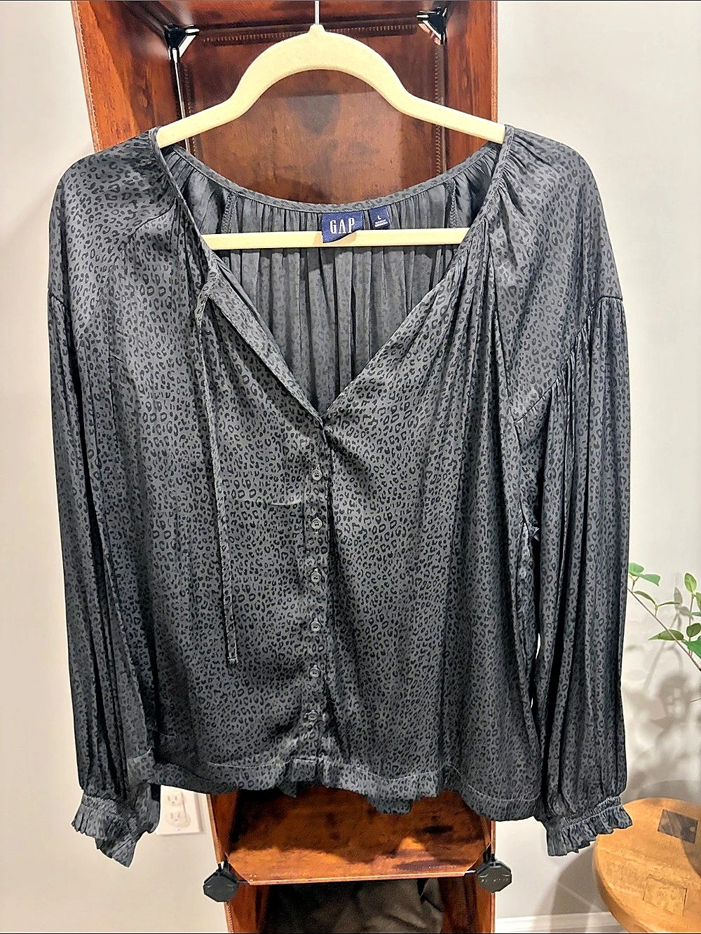 Gap Women's Animal Print Blouse Gray & Black Size Large